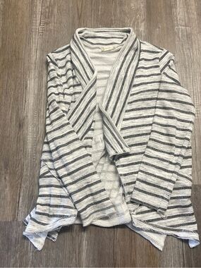 Altar’d State Long Sleeve Cardigan Open Front Gray Stripe Raw Hem Size Medium